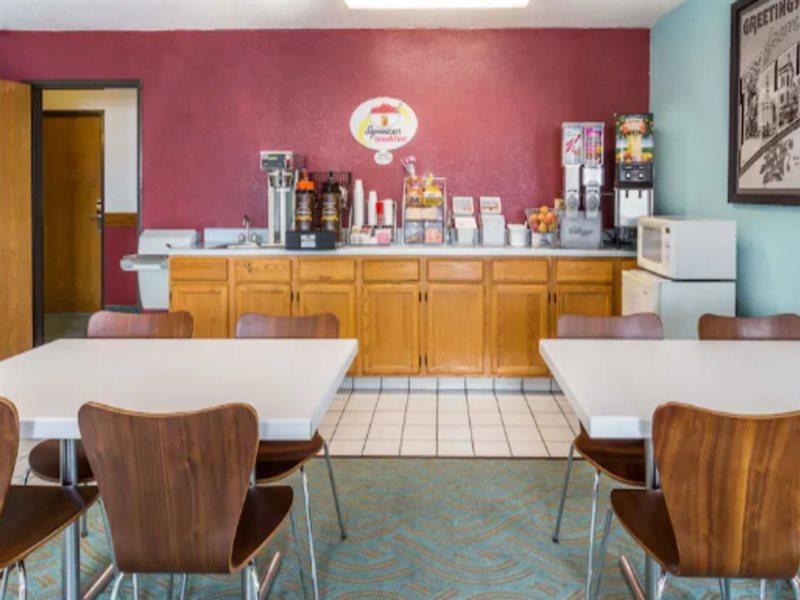 Super 8 By Wyndham Bourbonnais/Kankakee Area Kültér fotó