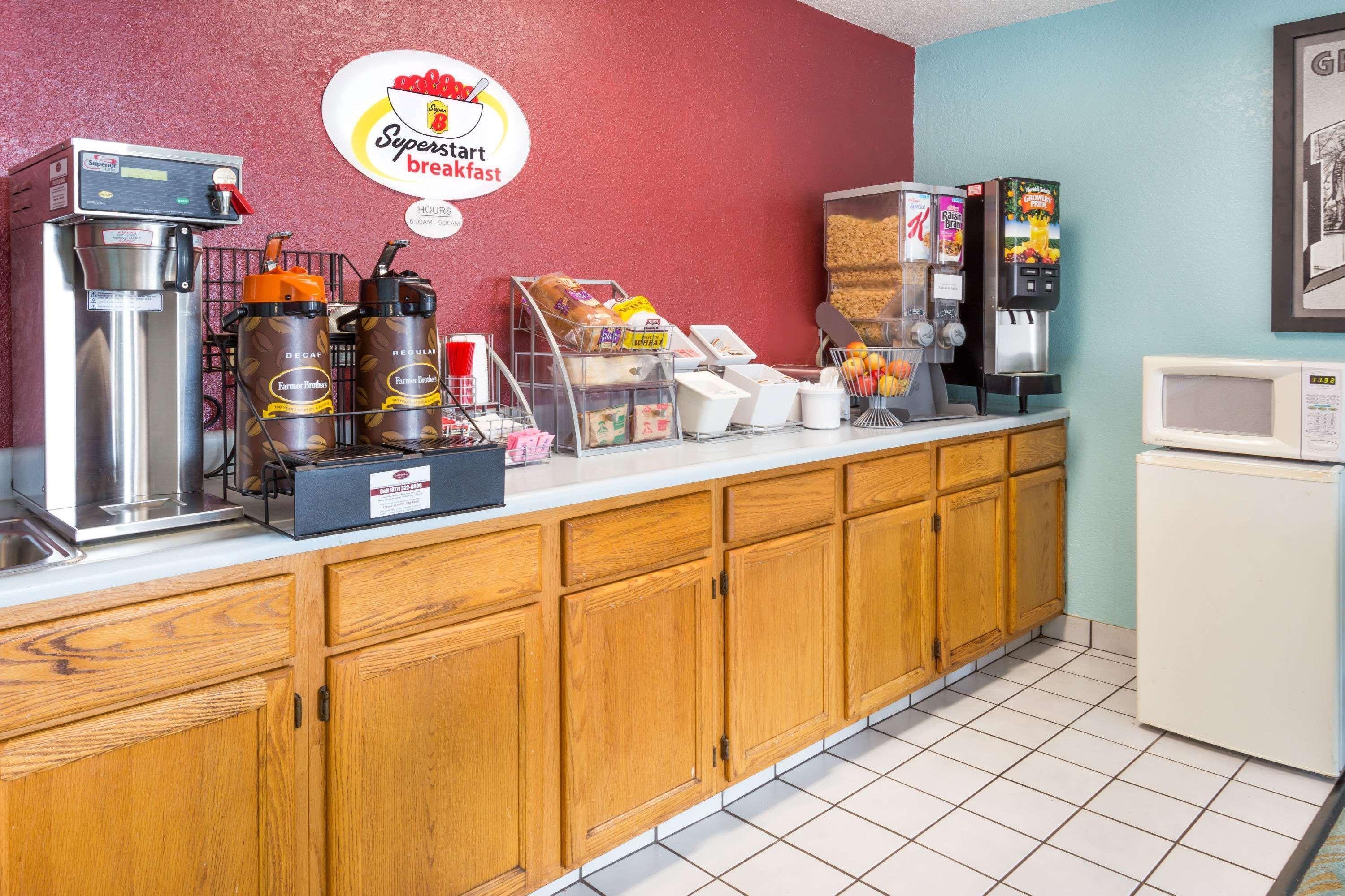 Super 8 By Wyndham Bourbonnais/Kankakee Area Kültér fotó